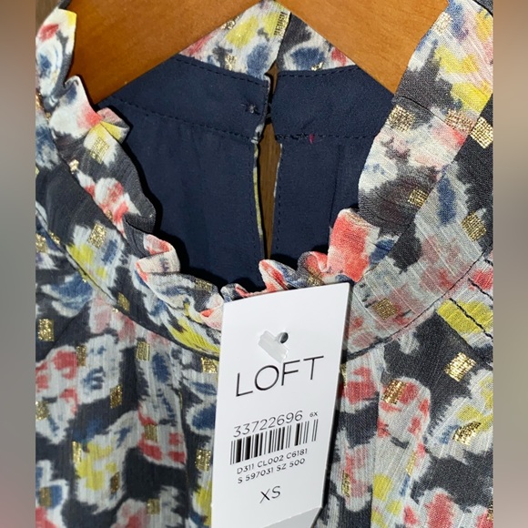 NWT LOFT Floral Smocked Ruffle Trim Top Size XS - Picture 4 of 13